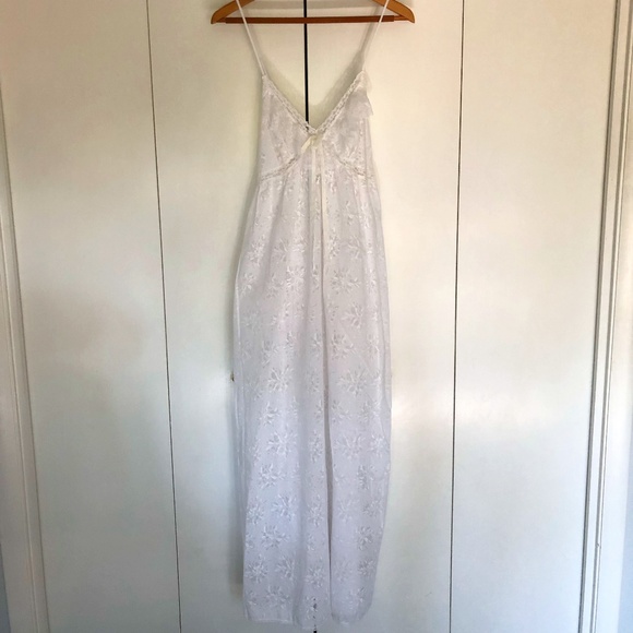 SOLD! Vintage romantic Barbizon maxi bridal nightgown - Picture 2 of 10